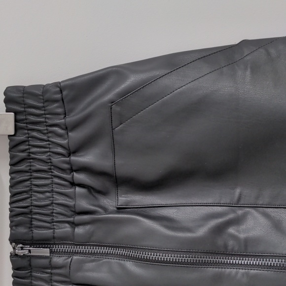 NWT French Connection Faux Leather Skirt, Black, Womens Waist 25-28 - Picture 3 of 8